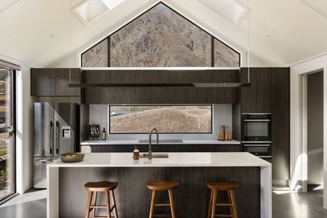 Photo of property in 28 Cunninghams Drive, Jacks Point, Queenstown, 9371