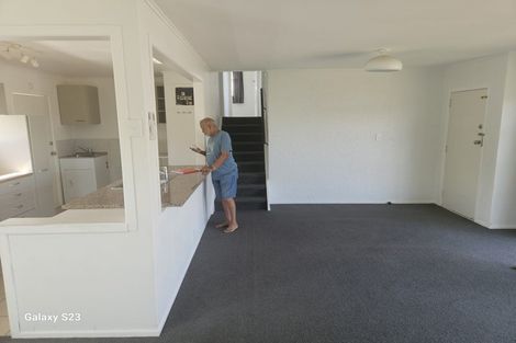 Photo of property in 119 Edgewater Drive, Pakuranga, Auckland, 2010