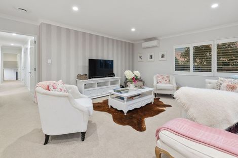 Photo of property in 12 Veronica Close, Red Beach, 0932