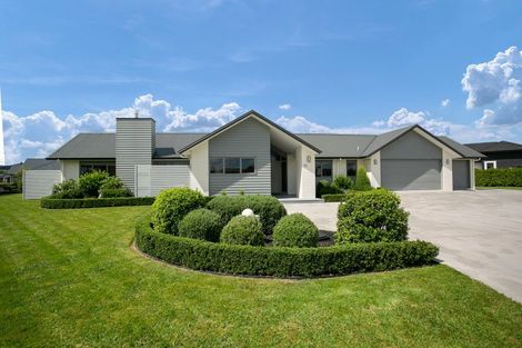 Photo of property in 18 Mike Smith Drive, Cambridge, 3434