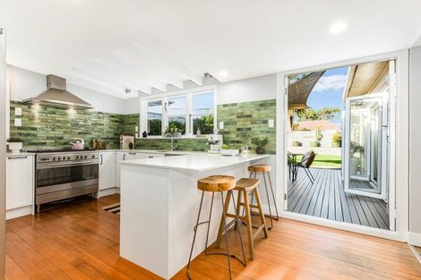 Photo of property in 18 Cuba Street, Petone, Lower Hutt, 5012