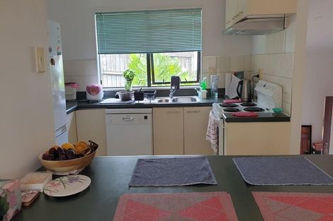 Photo of property in 7 St Lucia Place, Unsworth Heights, Auckland, 0632
