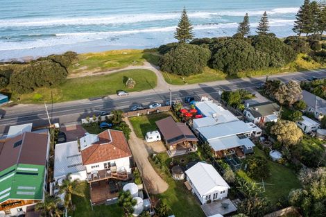 Photo of property in 22 Moana Road, Okitu, Gisborne, 4010