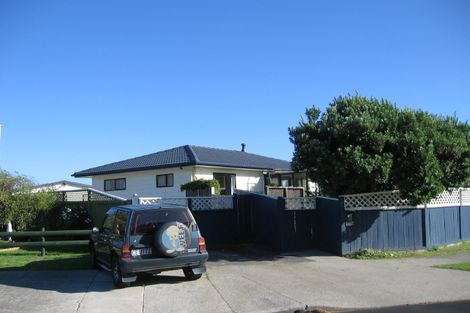 Photo of property in 10 Tobys Way, Waikanae Beach, Waikanae, 5036