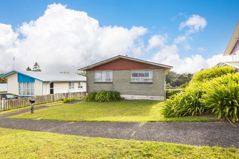 Photo of property in 32 Endeavour Street, Marfell, New Plymouth, 4310