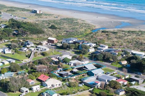 Photo of property in 6 Kent Avenue, Waitarere Beach, Levin, 5510
