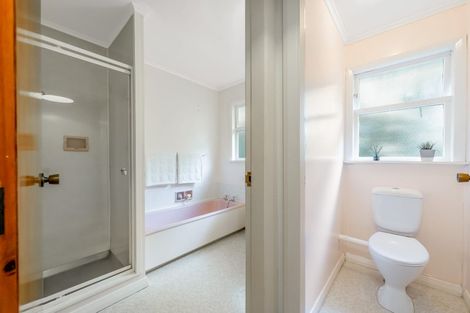 Photo of property in 14a Donald Crescent, Karori, Wellington, 6012