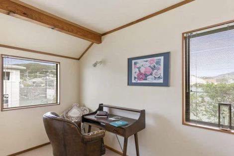 Photo of property in 8 Scorian Close, Karori, Wellington, 6012