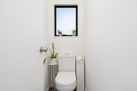 Photo of property in 3 Loughanure Place, Massey, Auckland, 0614