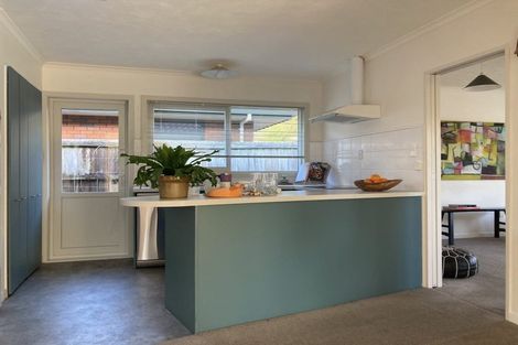 Photo of property in 10 Taupata Street, Redcliffs, Christchurch, 8081