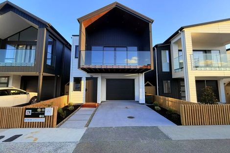 Photo of property in 11 Nerita Place, Long Bay, 0630