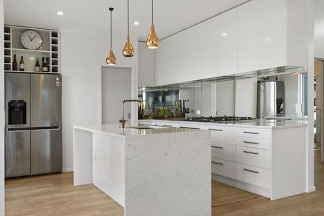 Photo of property in 20 Grumman Lane, Newlands, Wellington, 6037