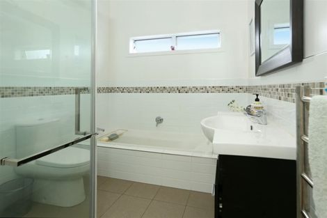 Photo of property in 249a Great North Road, Henderson, Auckland, 0612