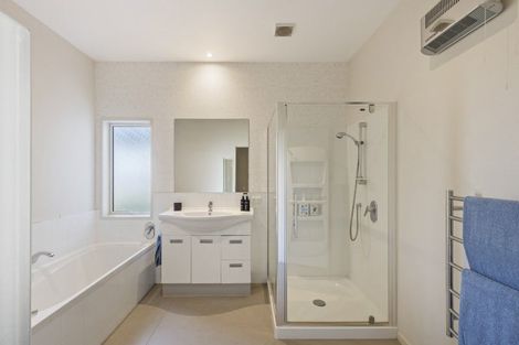 Photo of property in 10 Sampson Avenue, Waiwhakaiho, New Plymouth, 4312