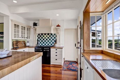 Photo of property in 416 Frankley Road, Hurdon, New Plymouth, 4310