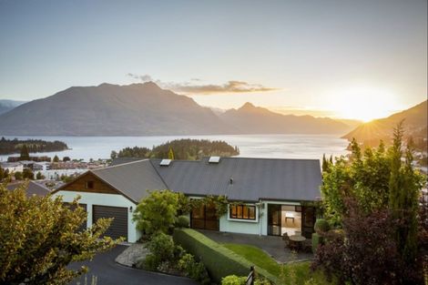 Photo of property in 47 Kent Street, Queenstown, 9300