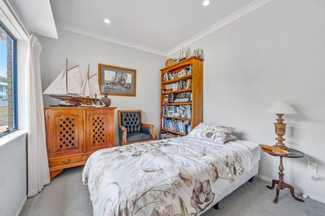 Photo of property in 19 Belleaire Court, West Harbour, Auckland, 0618