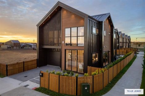 Photo of property in 37 Maungakaraka Road, Karaka, 2580