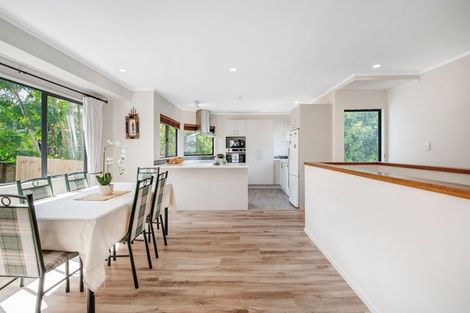 Photo of property in 2/9 Mossop Rise, Glenfield, Auckland, 0629