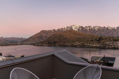 Photo of property in 70 Hensman Road, Queenstown, 9300