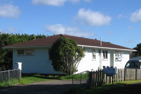 Photo of property in 15 Coburg Street, Henderson, Auckland, 0612