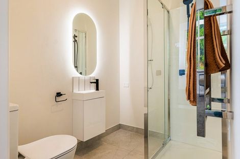 Photo of property in 2/1c Bank Street, Hillcrest, Auckland, 0627