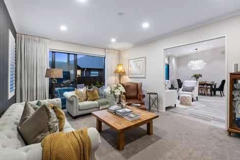 Photo of property in 7 Syd Grant Crescent, Orewa, 0931