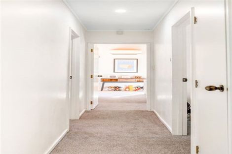 Photo of property in 25 Neil Avenue, Te Atatu Peninsula, Auckland, 0610