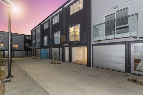 Photo of property in 57b Edmonton Road, Henderson, Auckland, 0612