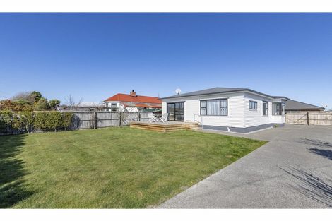 Photo of property in 30 Factory Road, Belfast, Christchurch, 8051