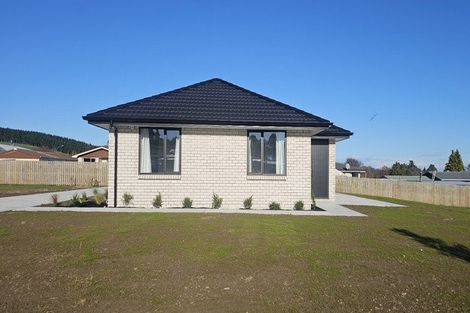 Photo of property in 8 Kahikatea Drive, East Gore, 9710