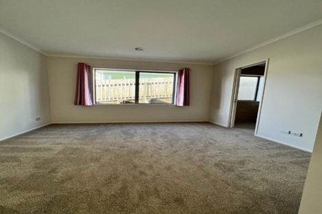 Photo of property in 10 Bridget Court, Red Beach, 0932