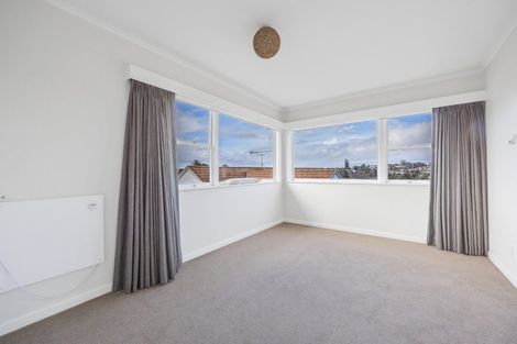 Photo of property in 17 Bevyn Street, Castor Bay, Auckland, 0620