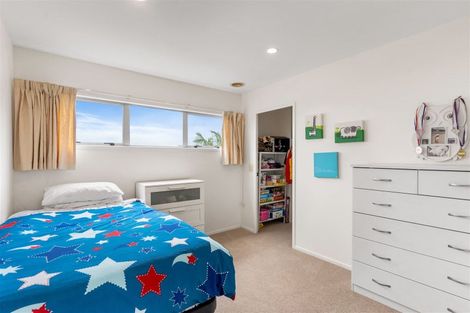 Photo of property in 3 Mariners View Road, Beach Haven, Auckland, 0626