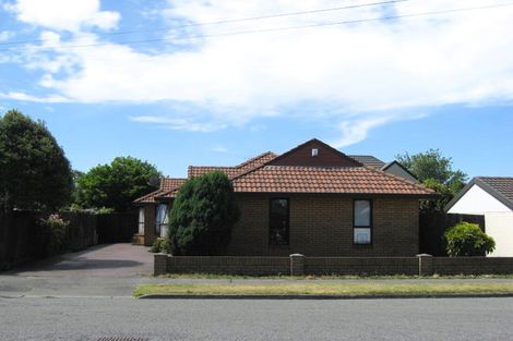 Photo of property in 4 Wittys Road, Avonhead, Christchurch, 8042