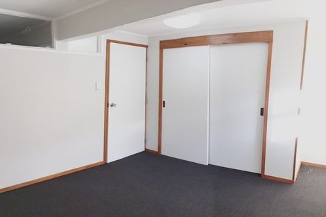 Photo of property in 6 Peach Road, Glenfield, Auckland, 0629