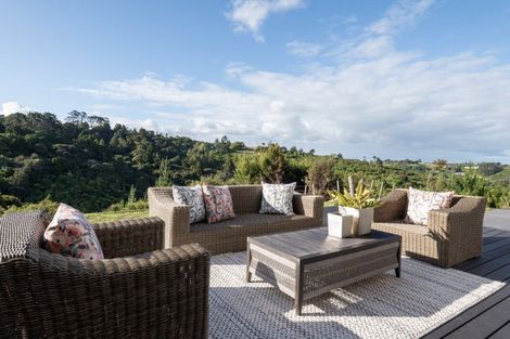 Photo of property in 83 Griggs Road, East Tamaki Heights, Auckland, 2016