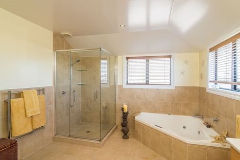 Photo of property in 93 Regent Drive, Paraparaumu Beach, Paraparaumu, 5032