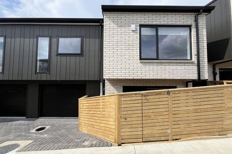 Photo of property in 98d Royal Road, Massey, Auckland, 0614