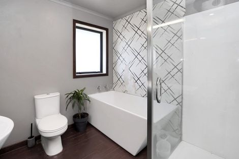 Photo of property in 64 Mcmurdo Street, Tinwald, Ashburton, 7700