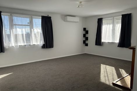 Photo of property in 9 Berkshire Grove, Cannons Creek, Porirua, 5024