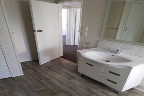 Photo of property in 2/29 Brockworth Place, Riccarton, Christchurch, 8011