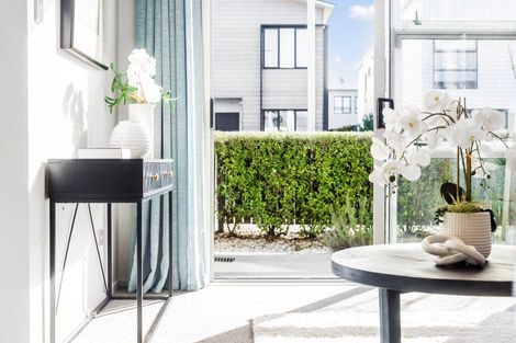 Photo of property in 13 Sacred Kingfisher Road, Hobsonville, Auckland, 0616