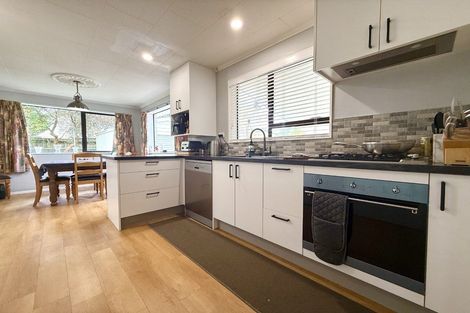 Photo of property in 122 California Drive, Totara Park, Upper Hutt, 5018