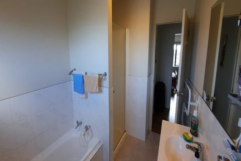 Photo of property in 22/22 Northcross Drive, Oteha, Auckland, 0632