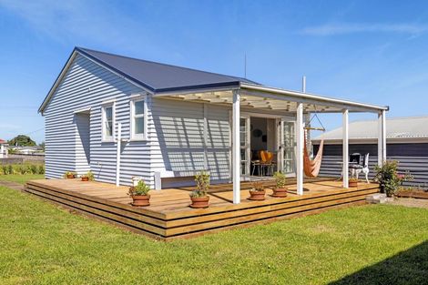 Photo of property in 57 Domett Street, Opunake, 4616