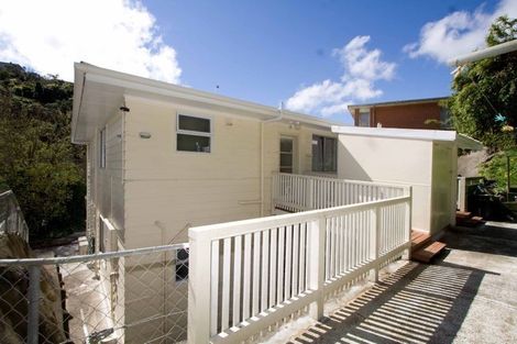 Photo of property in 2/78 Newlands Road, Newlands, Wellington, 6037