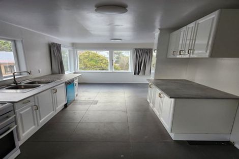 Photo of property in 8 Alston Avenue, Kelston, Auckland, 0602
