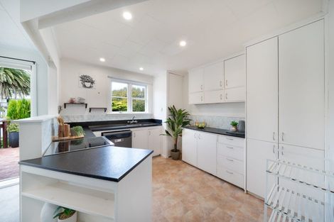 Photo of property in 4 Coates Street, Tawa, Wellington, 5028