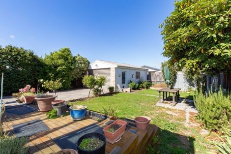 Photo of property in 11 Oriana Crescent, Hornby, Christchurch, 8042